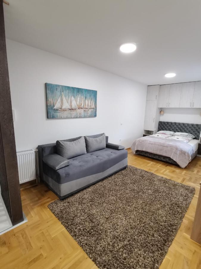 Apartman Centar 3 우지체 외부 사진