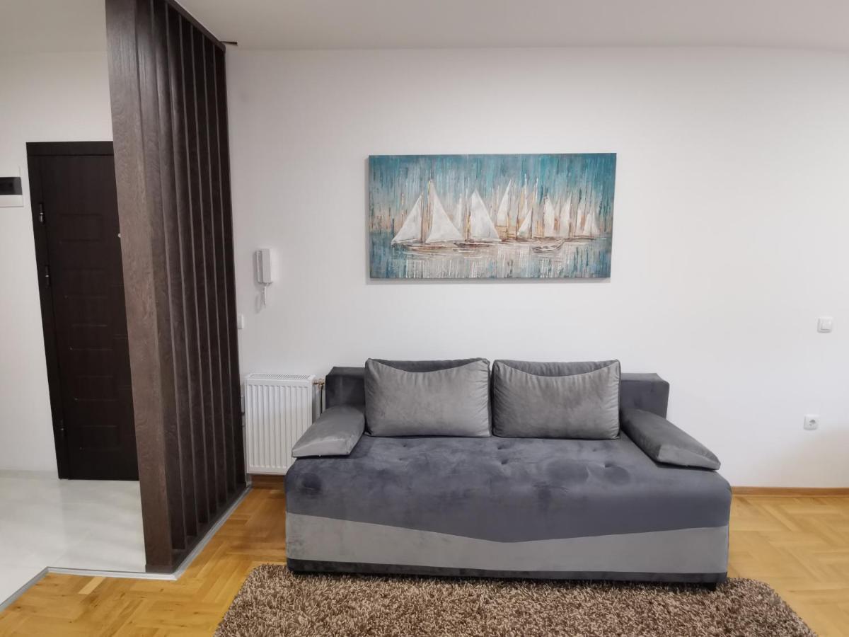 Apartman Centar 3 우지체 외부 사진