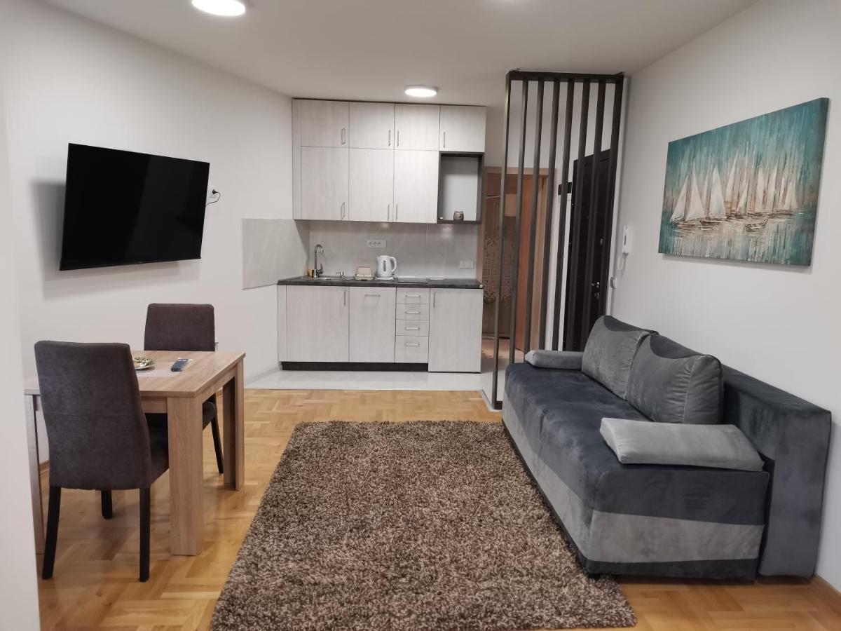 Apartman Centar 3 우지체 외부 사진