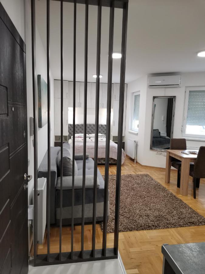 Apartman Centar 3 우지체 외부 사진