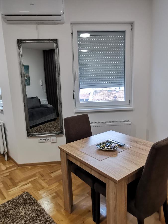Apartman Centar 3 우지체 외부 사진